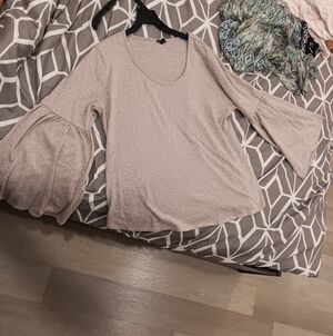 Hannah Women's Light Pink Bell Sleeve Sweater